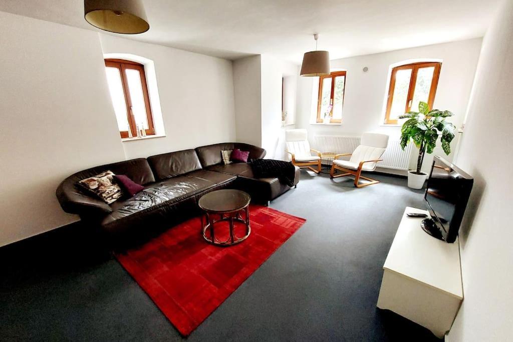 Zentrale Ferienwohnung - Direkt Am See Und Schloss 슈베린 외부 사진